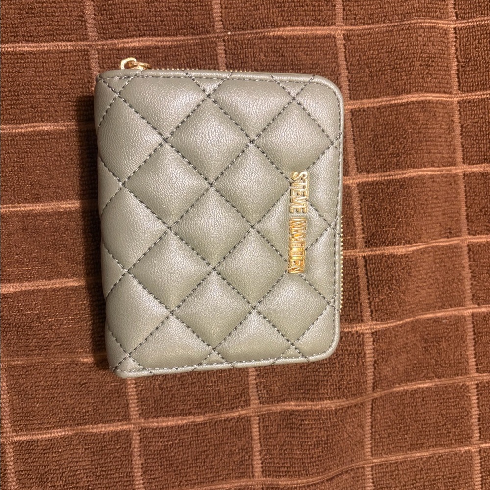 Steve Madden Quilted Wallet in Olive Green